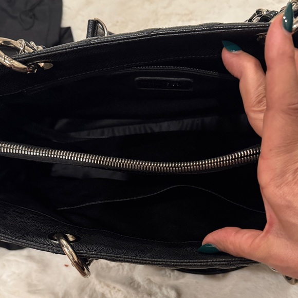 Chanel Black Quilted Leather shopperTote Bag - Picture 4 of 7